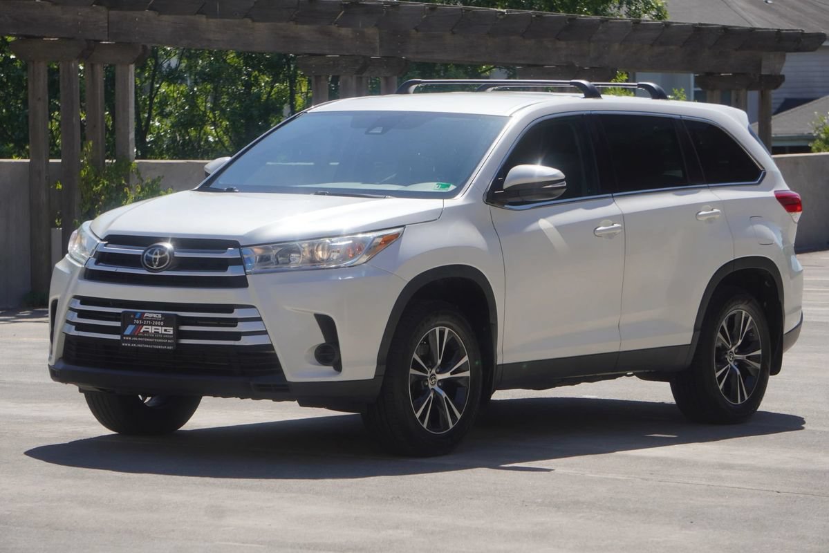 Used 2019 Toyota Highlander LE AWD/4WD image 34