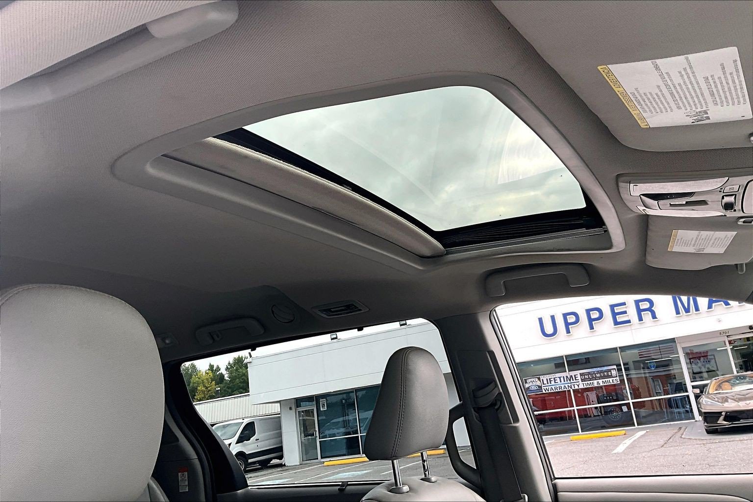Used 2018 Toyota Sienna XLE w/ XLE Navigation Package FWD image 20