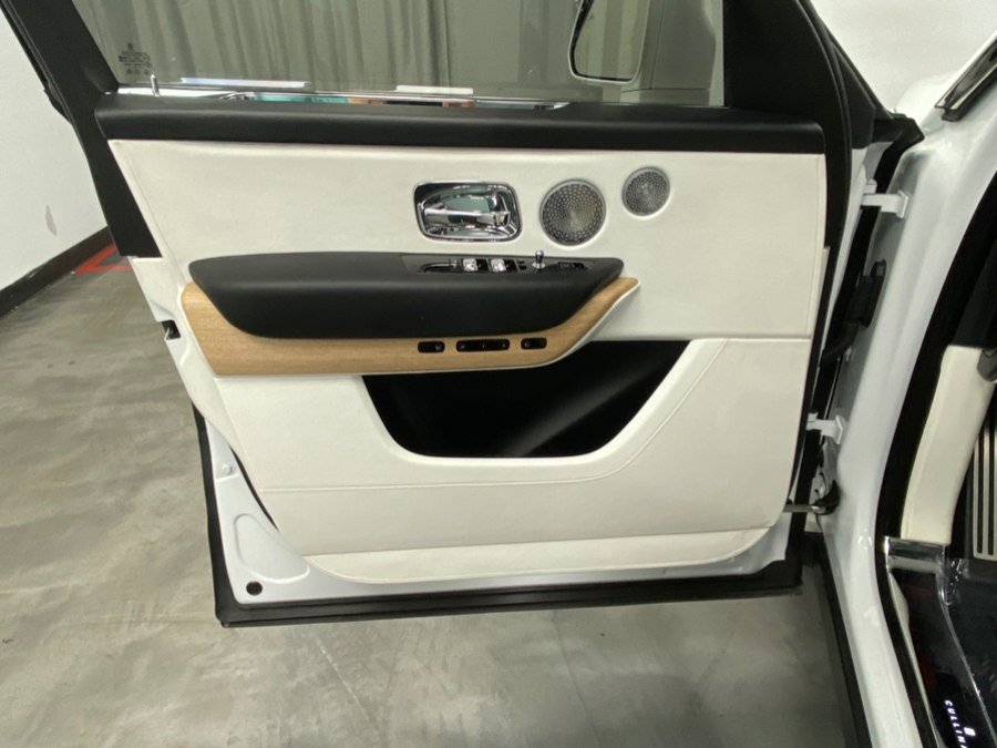 Used 2019 Rolls-Royce Cullinan AWD/4WD image 47