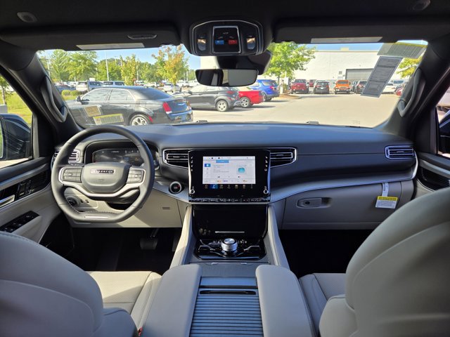 New 2025 Jeep Wagoneer Series III AWD/4WD image 31
