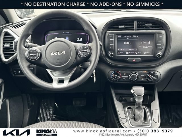 Used 2024 Kia Soul LX w/ Option Group 015 FWD image 2