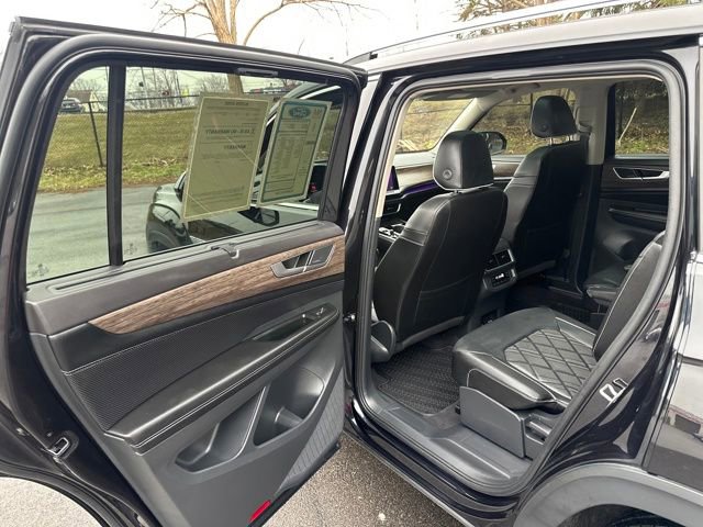 Used 2024 Volkswagen Atlas SEL Premium R-Line image 35