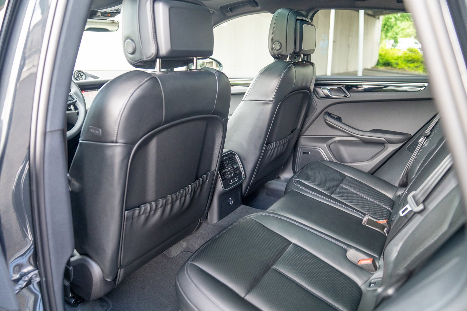 Certified 2025 Porsche Macan image 20