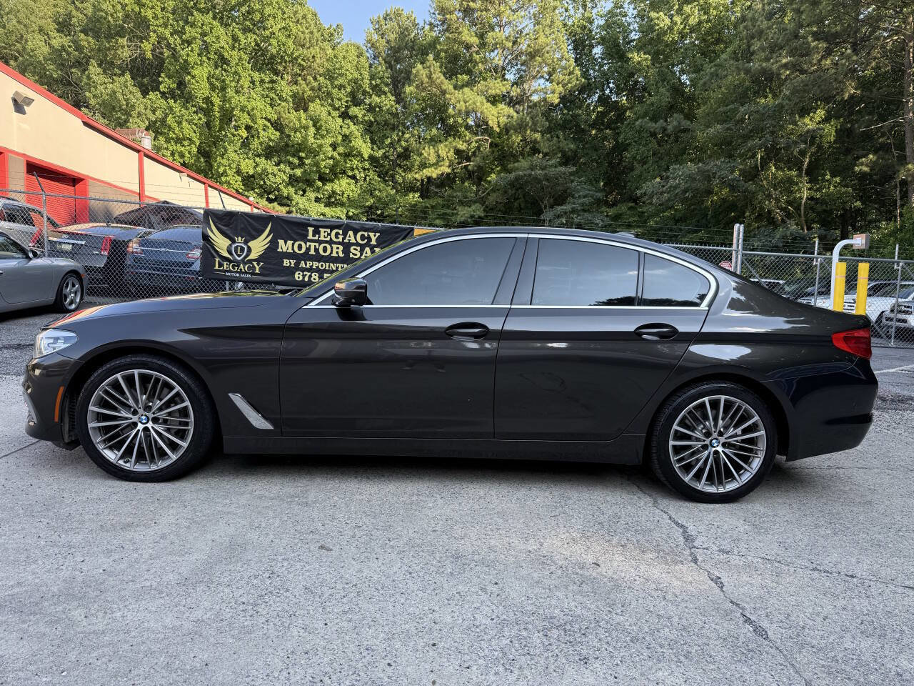 Used 2019 BMW 530i w/ Luxury Package RWD image 5