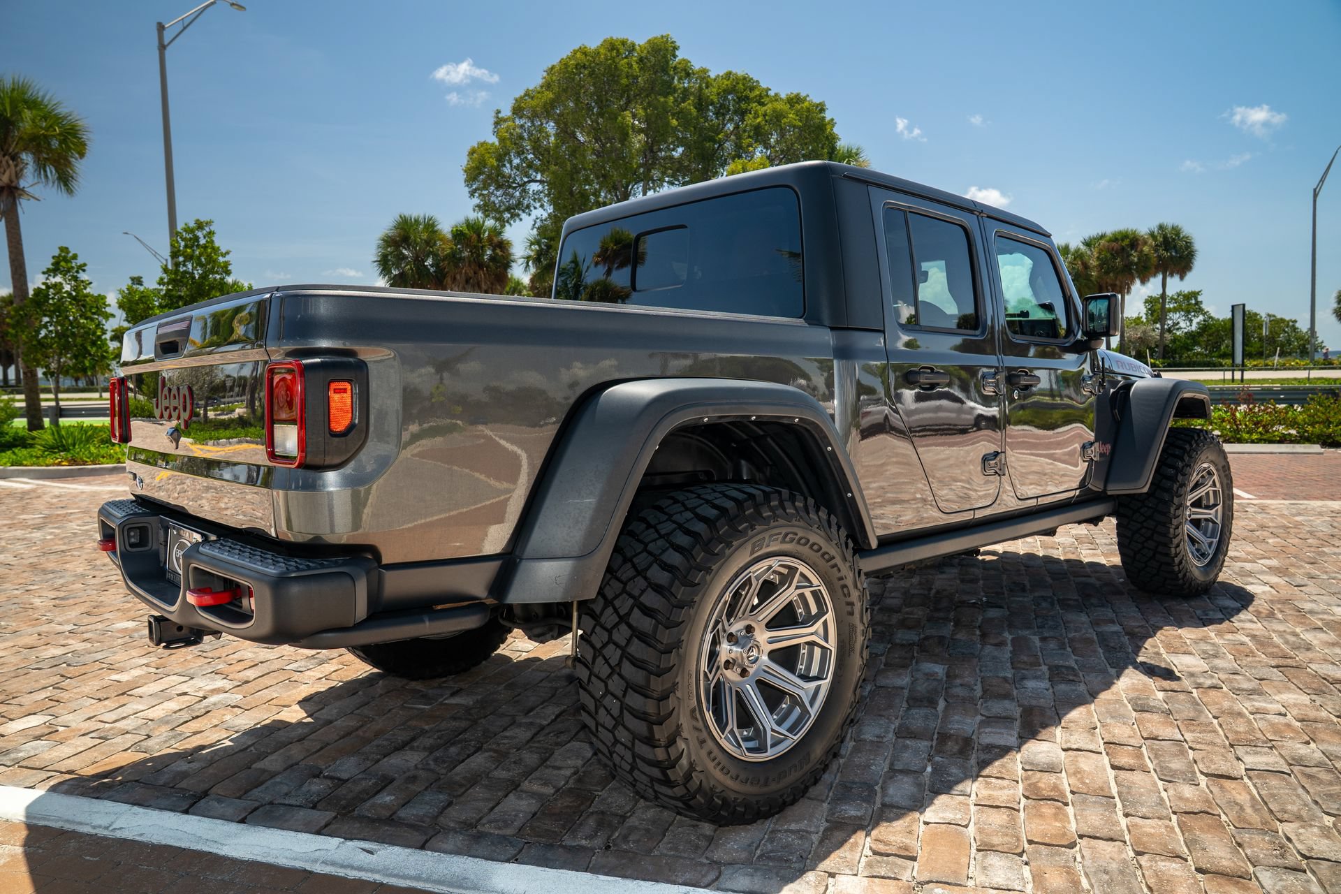 Used 2022 Jeep Gladiator Rubicon AWD/4WD image 11
