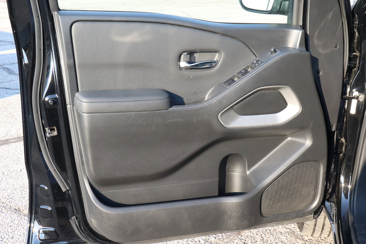 Used 2024 Nissan Frontier SV image 14