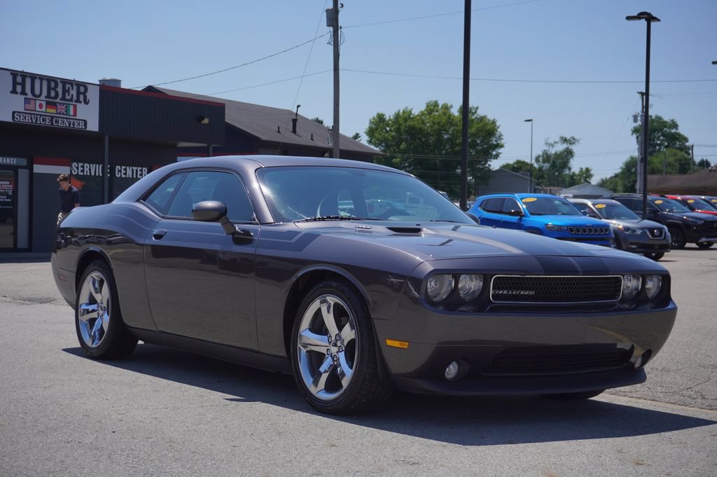 Used 2014 Dodge Challenger R/T Plus RWD image 9