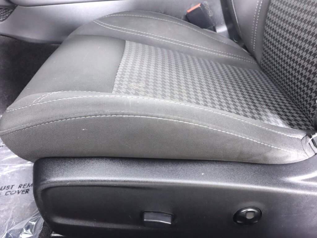 Used 2018 Dodge Challenger SXT image 24