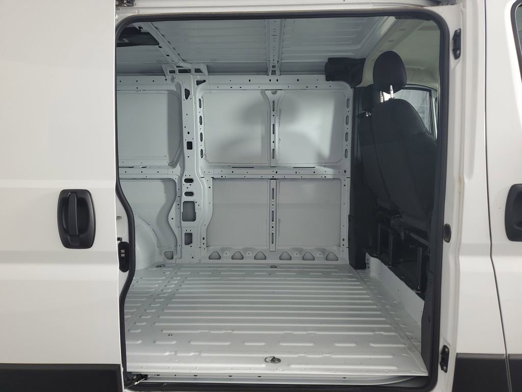 Used 2024 RAM ProMaster 2500 w/ Quick Order Package 22G SLT image 13