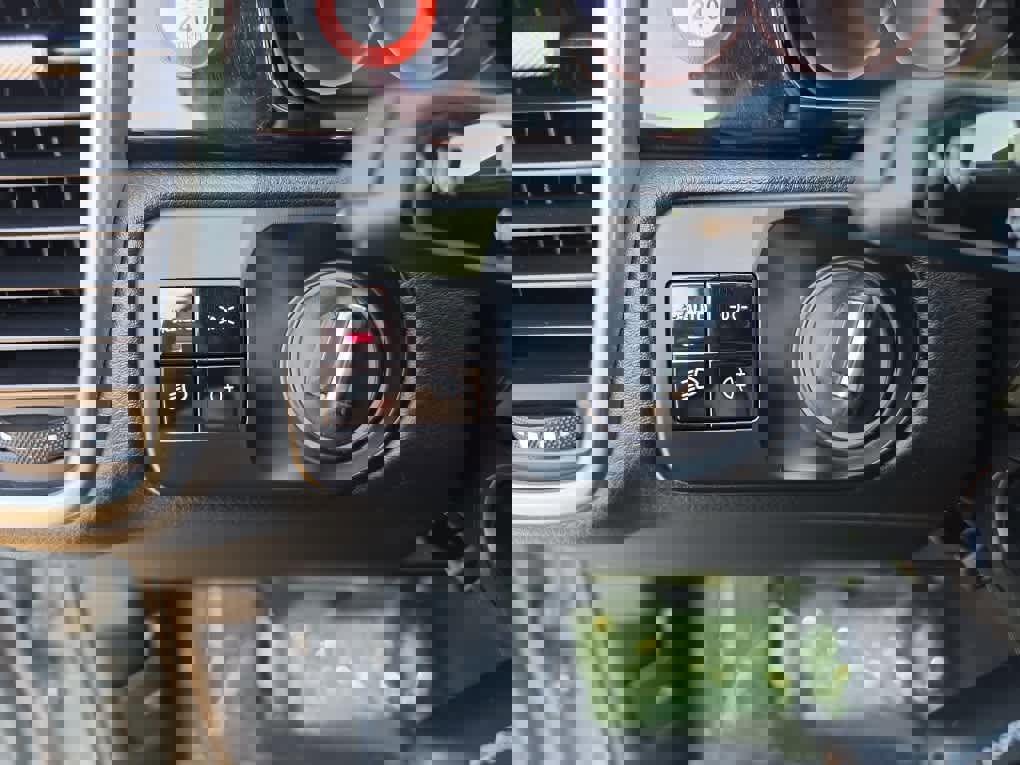 Used 2021 Porsche Cayenne AWD/4WD image 23