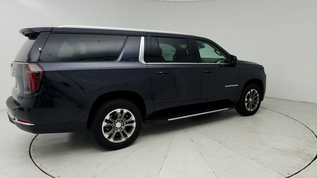 Certified 2025 Chevrolet Suburban LS RWD image 8
