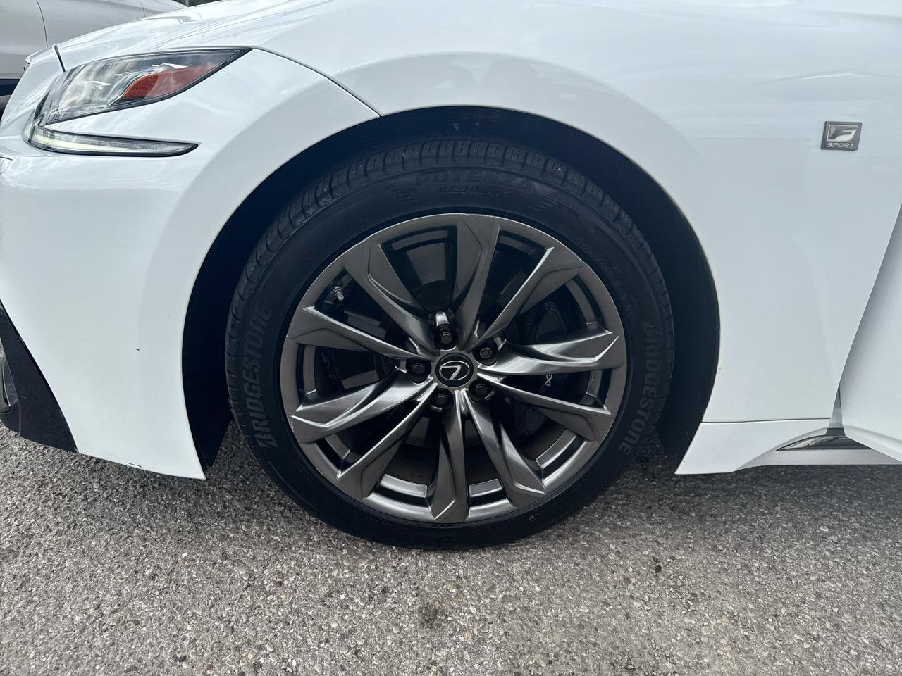 Used 2018 Lexus LS 500 F Sport w/ Accessory Package (Z2) AWD/4WD image 29