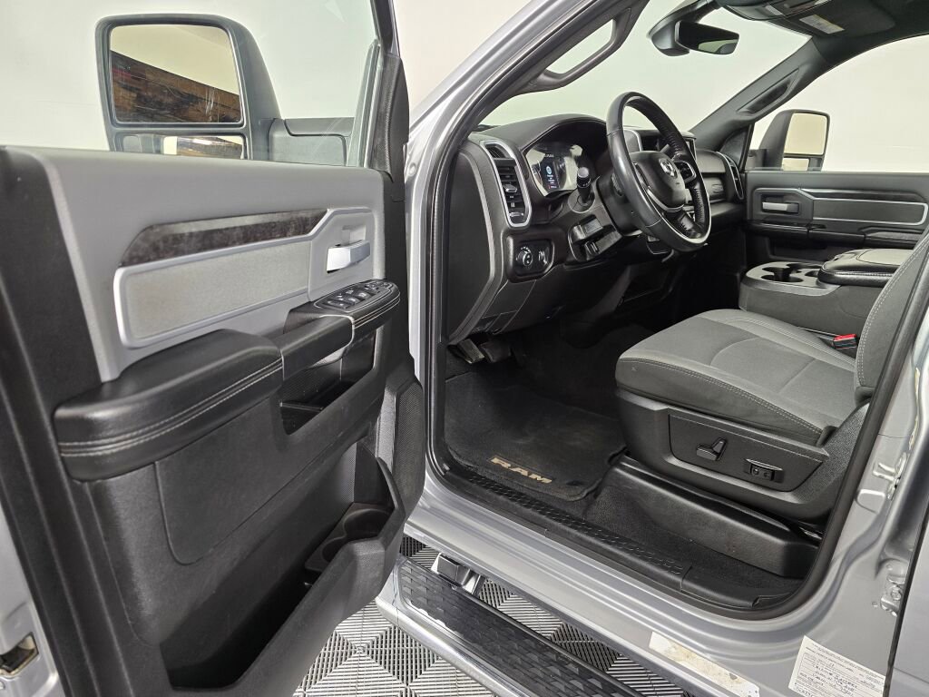 Used 2023 RAM 3500 Big Horn w/ Level 1 Equipment Group image 16