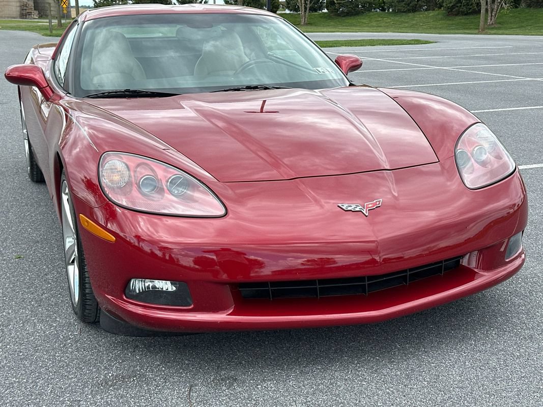 Used 2008 Chevrolet Corvette Coupe w/ Preferred Equipment Group RWD image 4