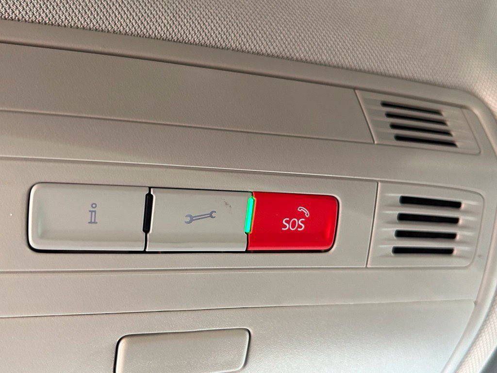 Certified 2023 Volkswagen Taos SE FWD image 32