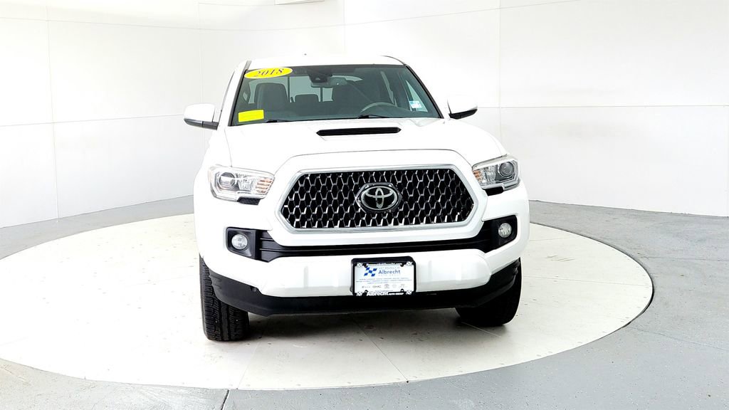 Used 2018 Toyota Tacoma TRD Sport w/ Technology Package AWD/4WD image 8