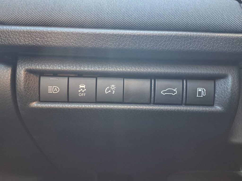 Used 2025 Toyota Camry LE image 17