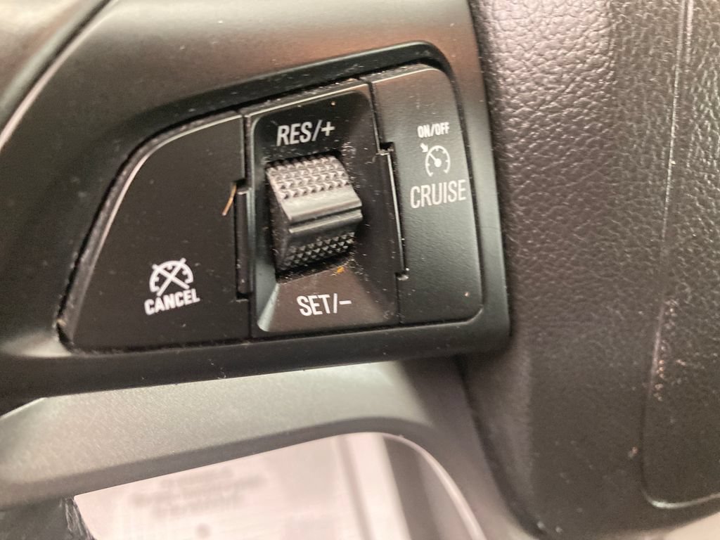 Used 2019 Chevrolet Trax LT w/ LT Convenience Package AWD/4WD image 40