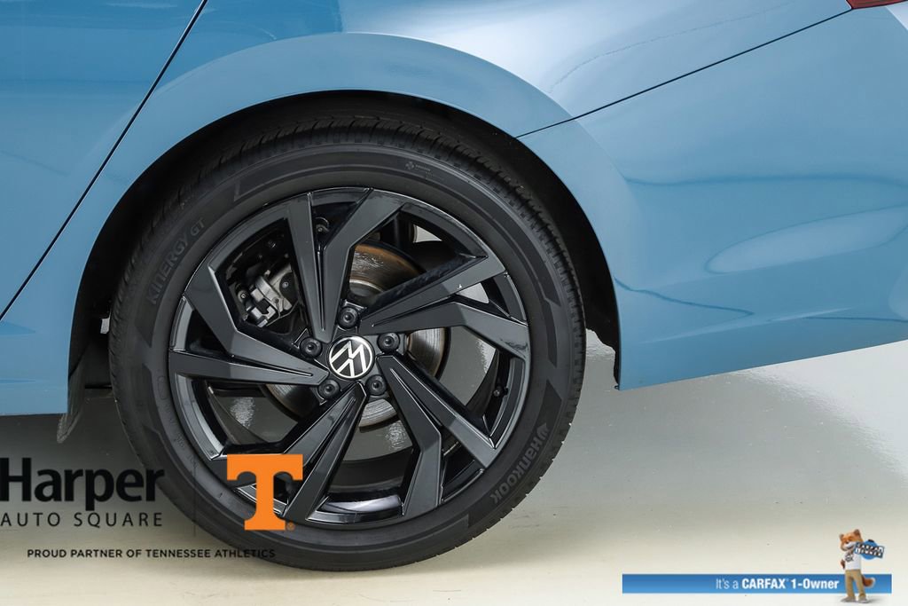 Used 2025 Volkswagen Jetta SE w/ Sunroof Package FWD image 6