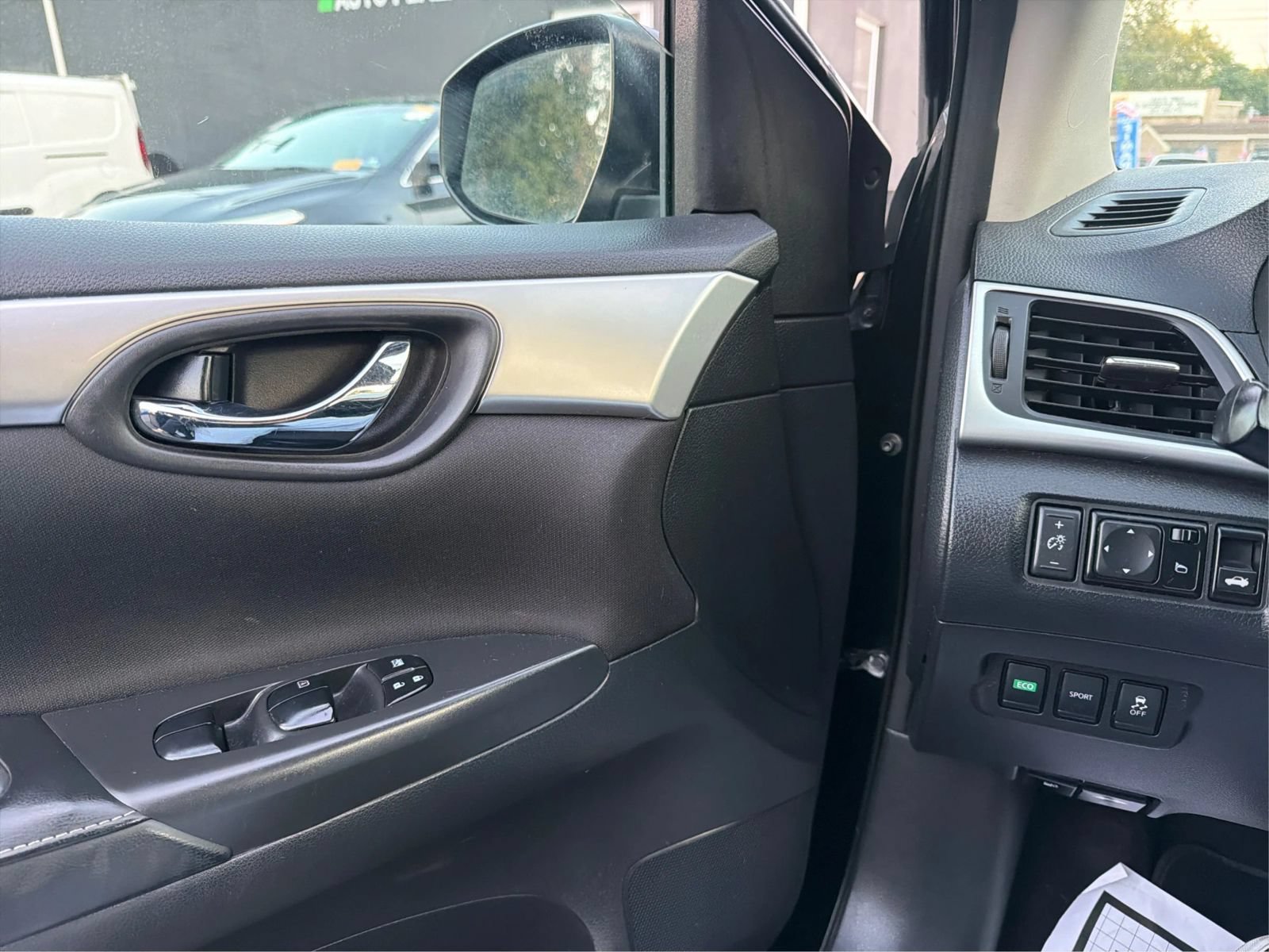 Used 2018 Nissan Sentra S w/ S Midnight Style Package FWD image 17