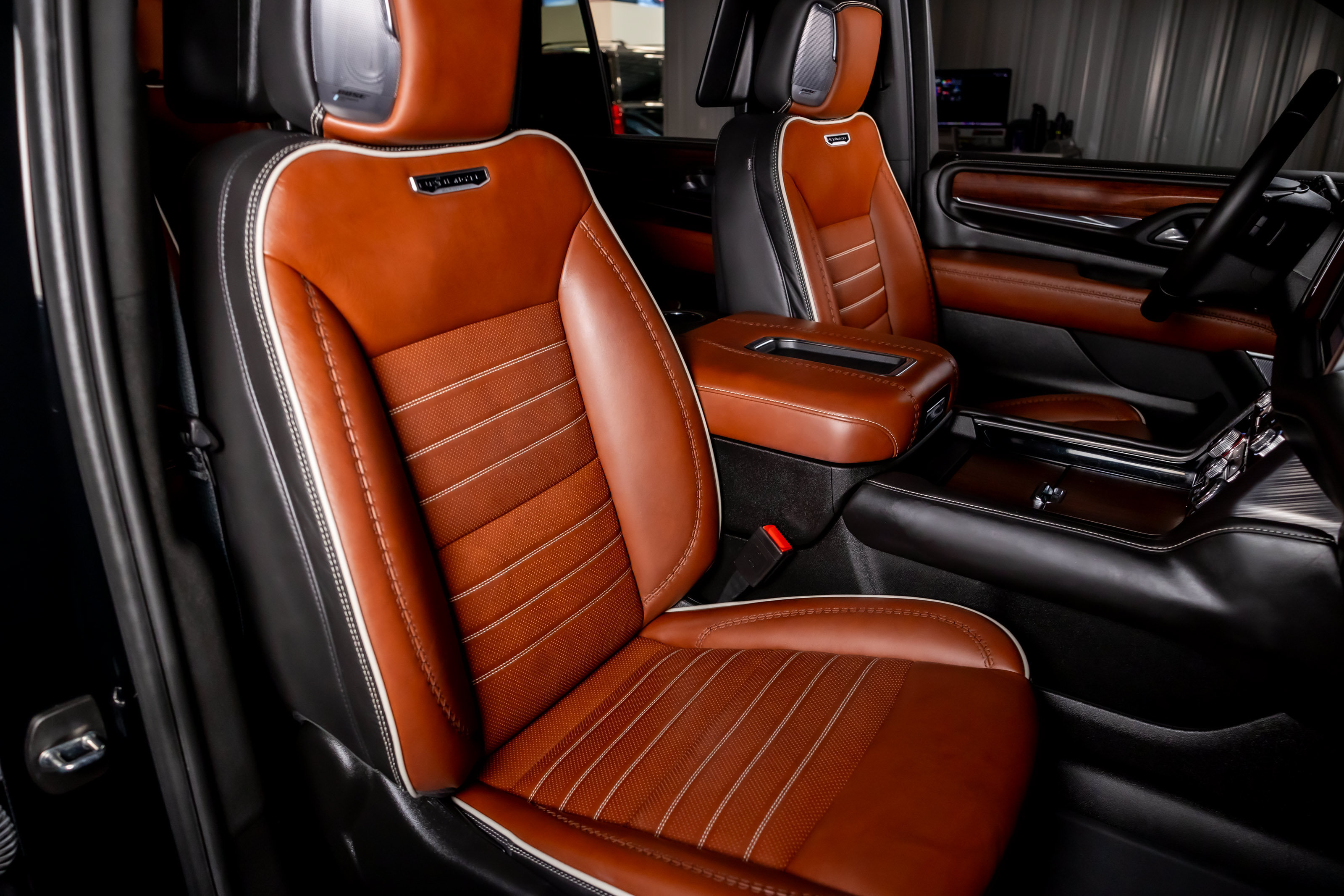 Used 2024 GMC Yukon Denali Ultimate AWD/4WD image 22
