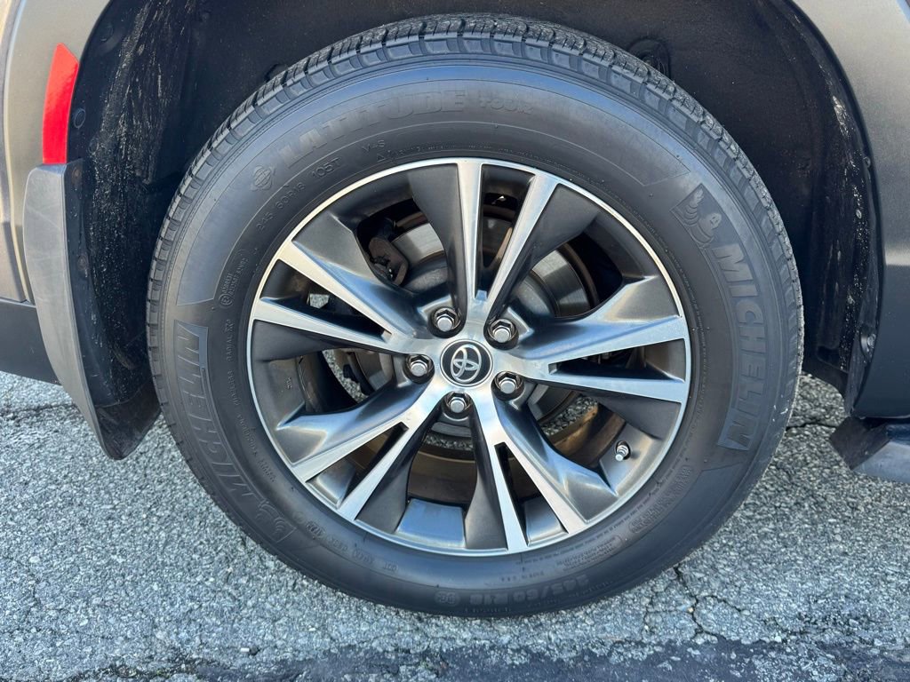 Used 2016 Toyota Highlander XLE image 42