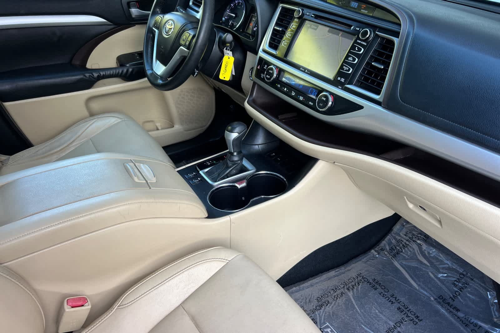 Used 2014 Toyota Highlander XLE FWD image 18