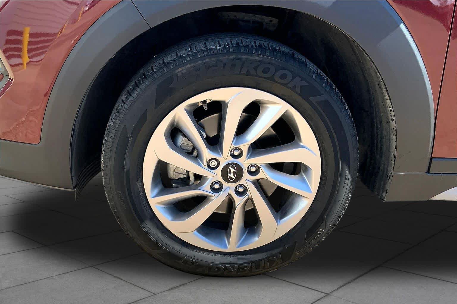 Used 2017 Hyundai Tucson SE w/ SE Popular Package 02 FWD image 11