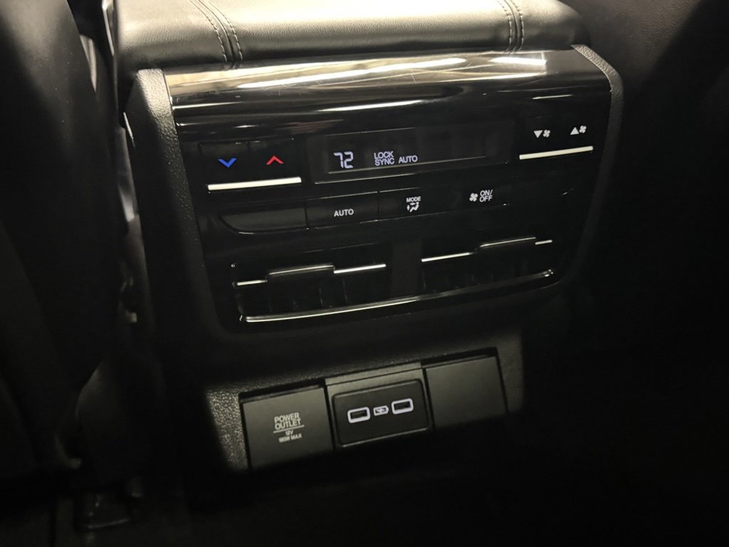 Used 2024 Acura MDX SH-AWD w/ Technology Package image 32