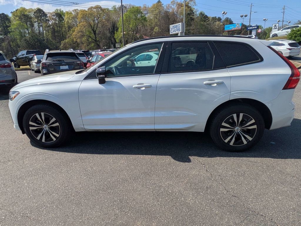 Used 2024 Volvo XC60 B5 Core AWD/4WD image 7