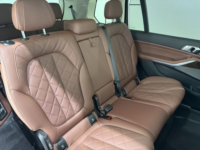 Used 2026 BMW X7 xDrive40i w/ Premium Package image 24