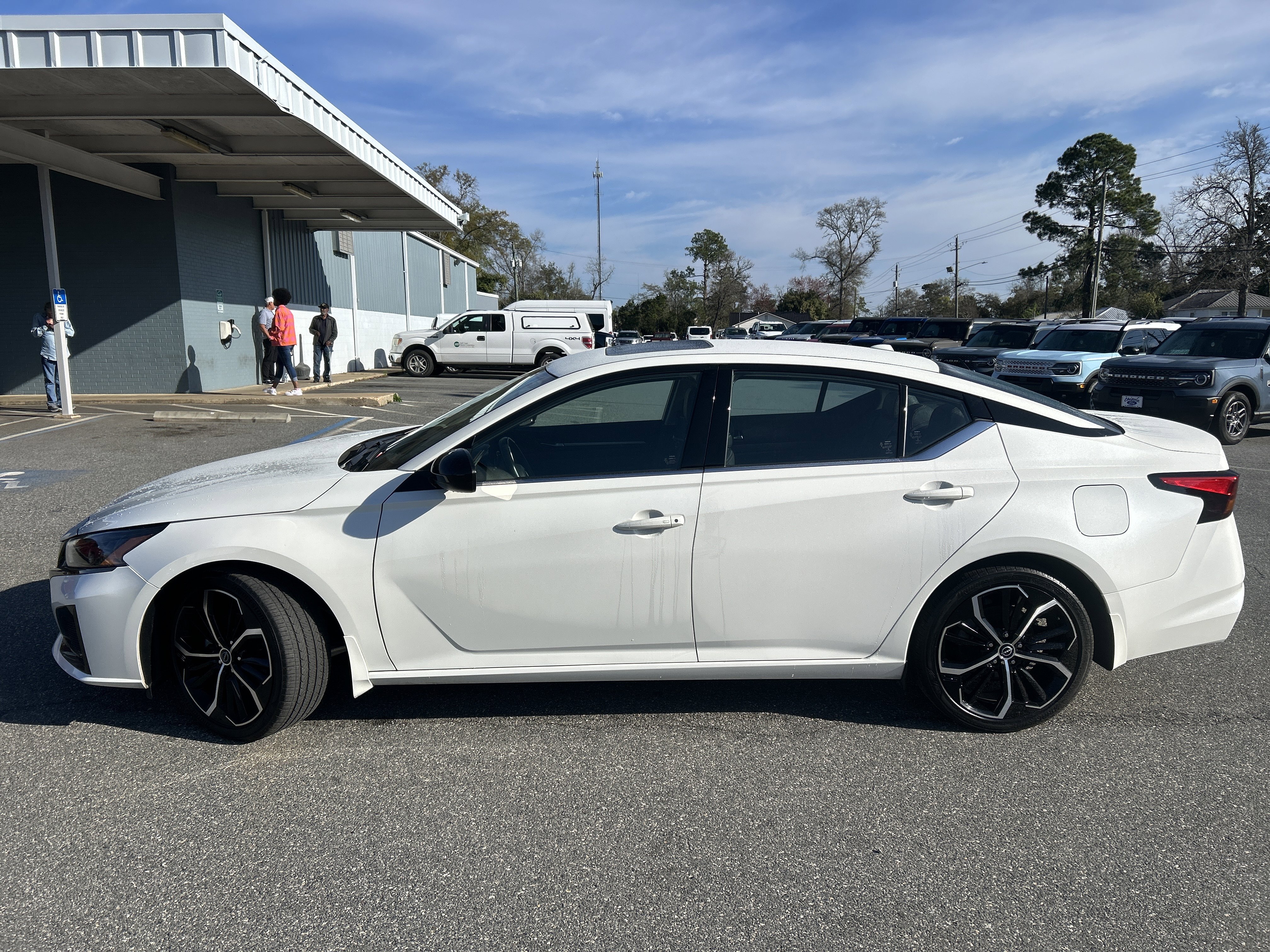 Used 2024 Nissan Altima 2.5 SR w/ SR Premium Package image 4