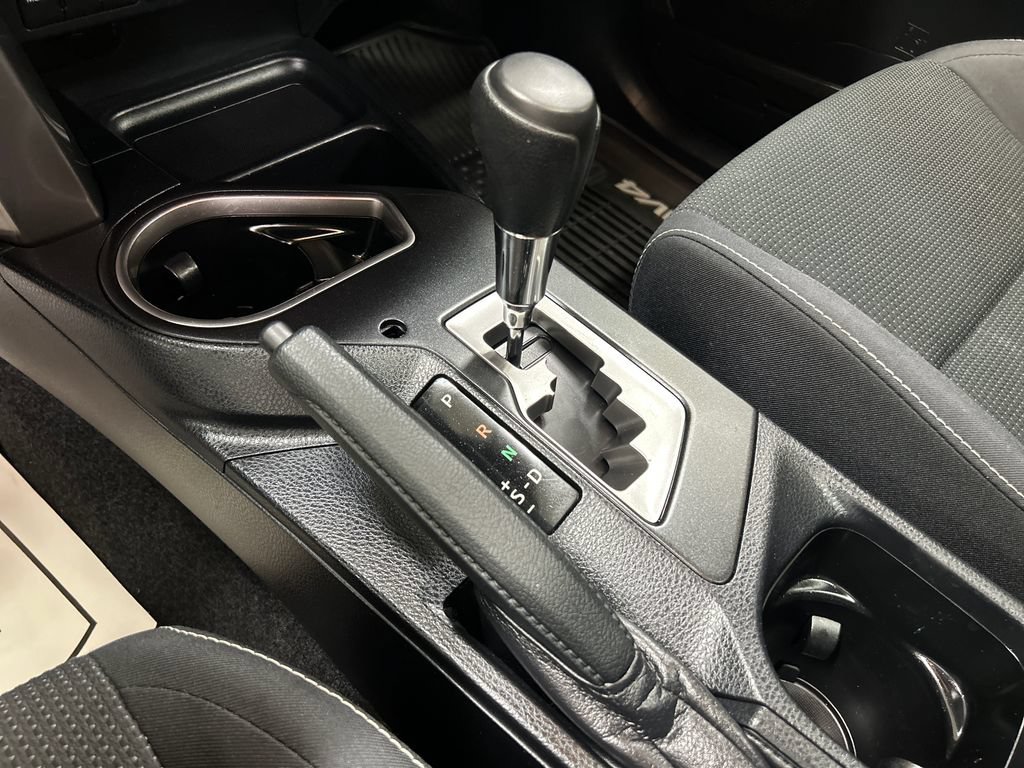 Used 2018 Toyota RAV4 XLE AWD/4WD image 31