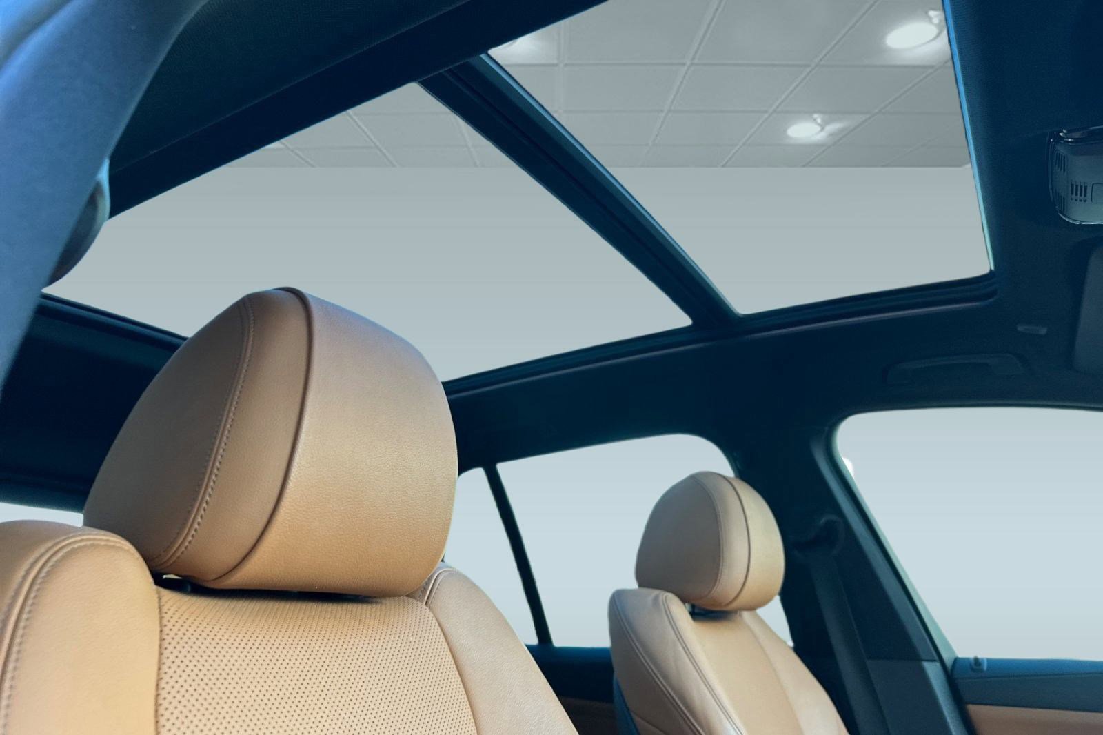 Used 2022 BMW X5 xDrive40i w/ M Sport Package image 16