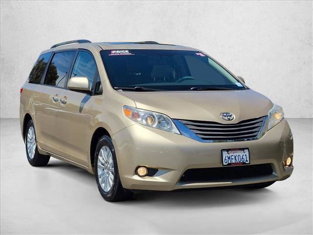 Used 2011 Toyota Sienna XLE w/ XLE Navigation Pkg FWD image 3