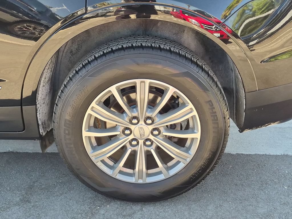 Used 2018 Cadillac XT5 Luxury w/ Driver Awareness Package FWD image 32