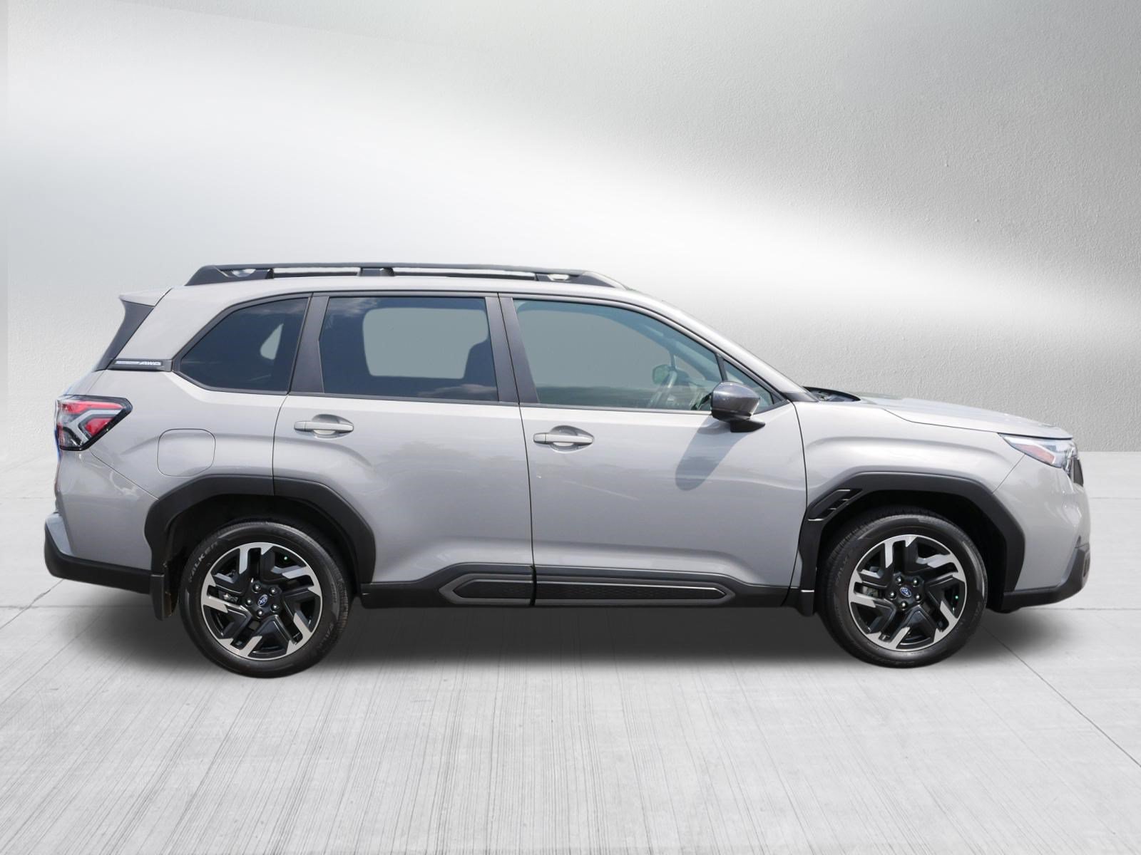 Used 2025 Subaru Forester Limited AWD/4WD image 8