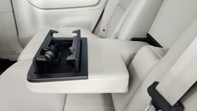 New 2026 Volvo XC90 T8 Ultra w/ Protection Package Premier AWD/4WD image 32