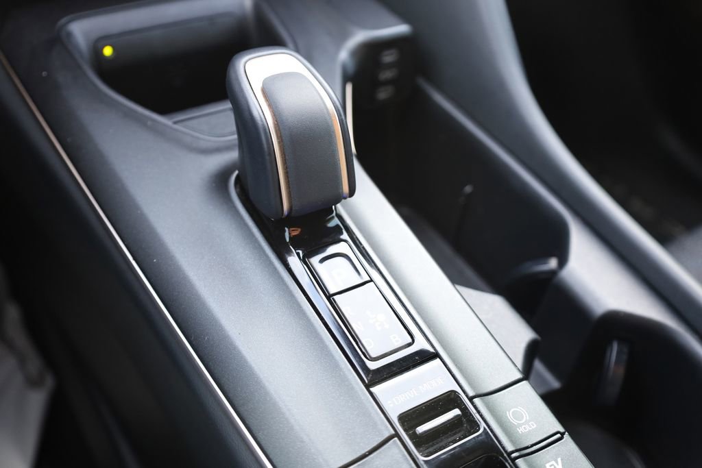 Used 2023 Toyota Crown XLE image 28