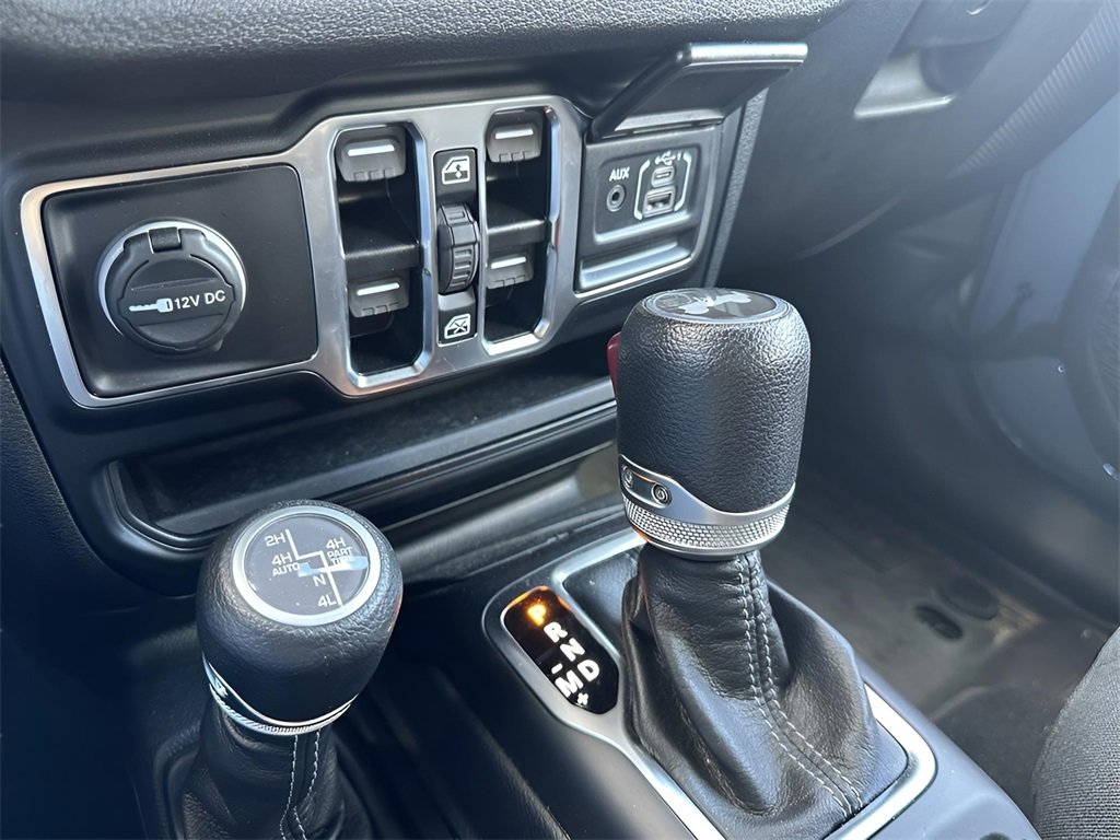 Used 2024 Jeep Wrangler Unlimited w/ Convenience Group image 17