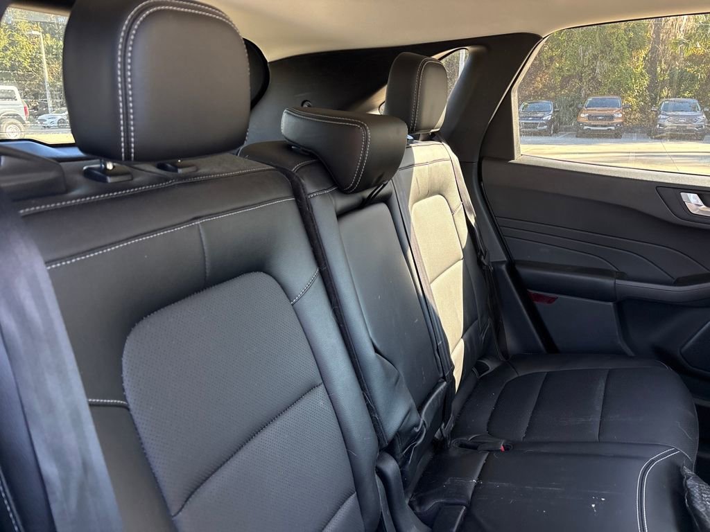 Used 2022 Ford Escape Titanium image 29