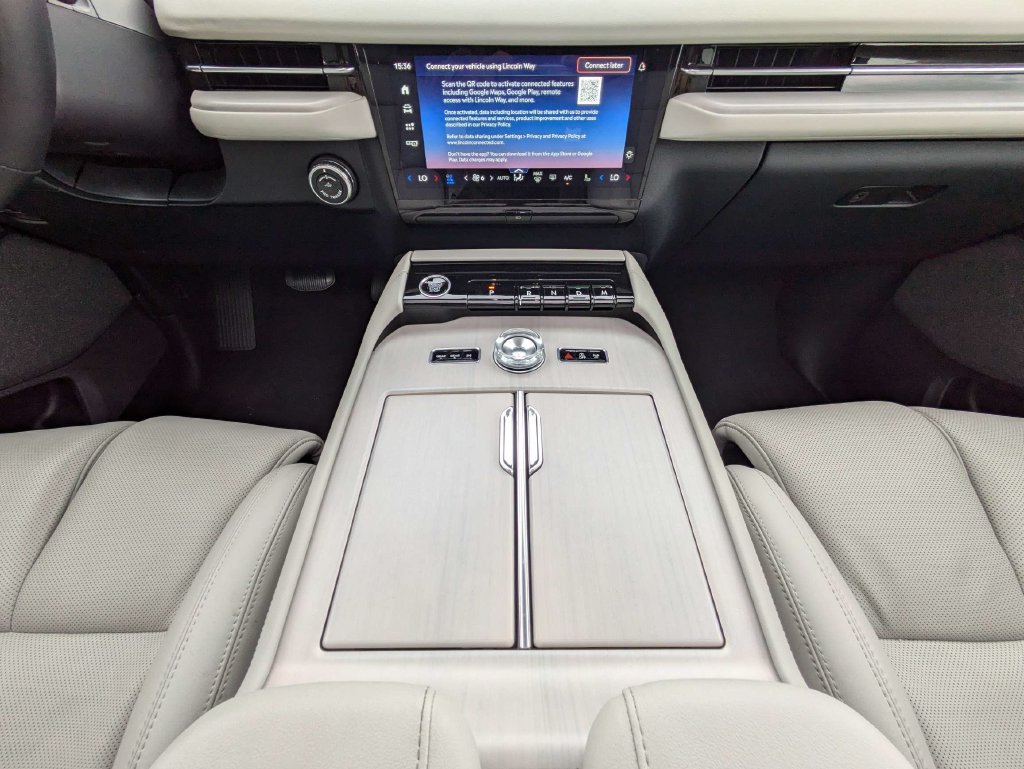 Certified 2026 Lincoln Navigator Reserve AWD/4WD image 20