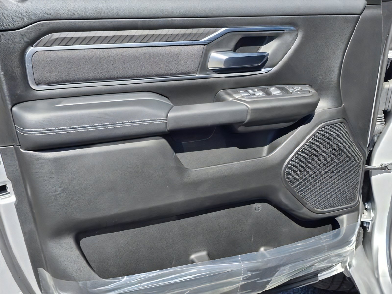 New 2026 RAM 1500 4x4 Crew Cab image 13