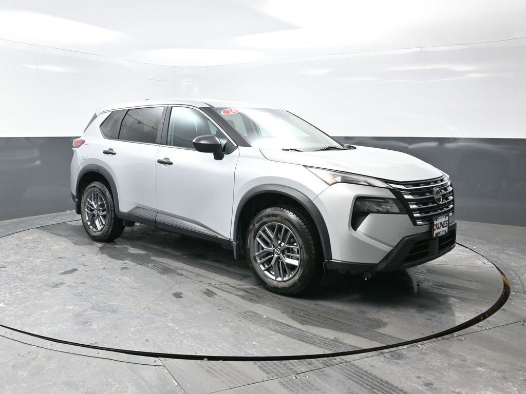 Used 2024 Nissan Rogue S image 5