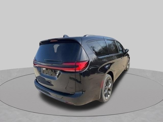 New 2026 Chrysler Pacifica Select w/ S Appearance Package AWD/4WD image 10