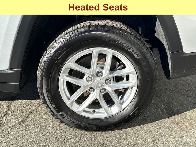 Used 2024 Jeep Grand Cherokee L Laredo AWD/4WD image 9