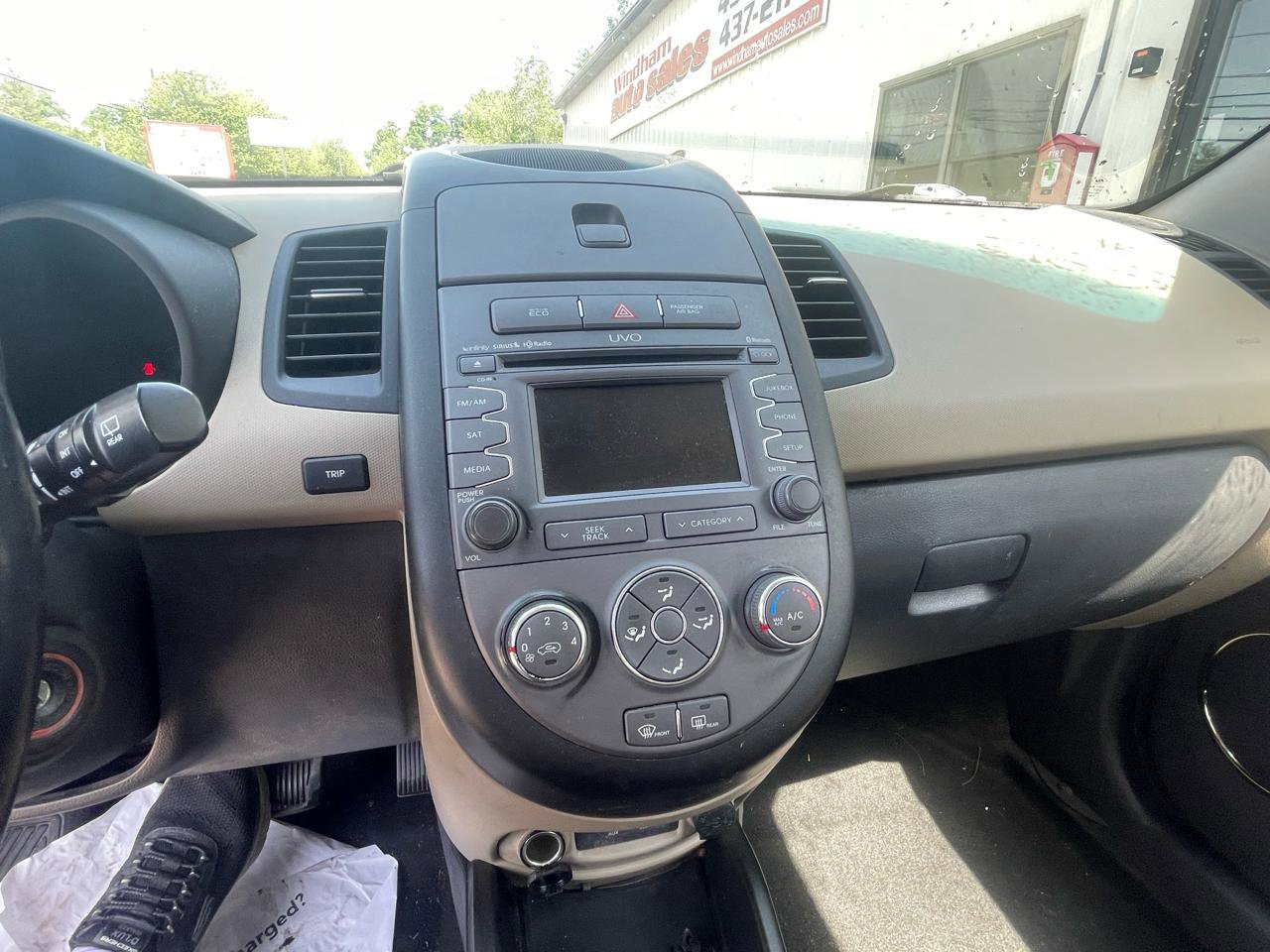 Used 2013 Kia Soul ! FWD image 13