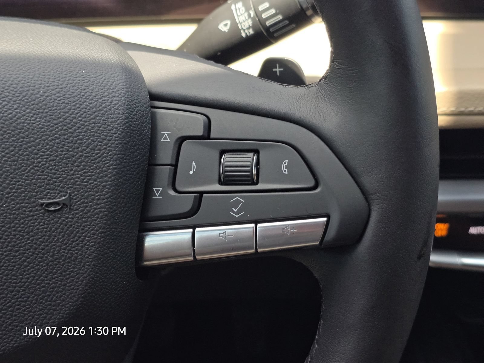 Used 2024 Cadillac XT4 Luxury w/ Cold Weather Package FWD image 30
