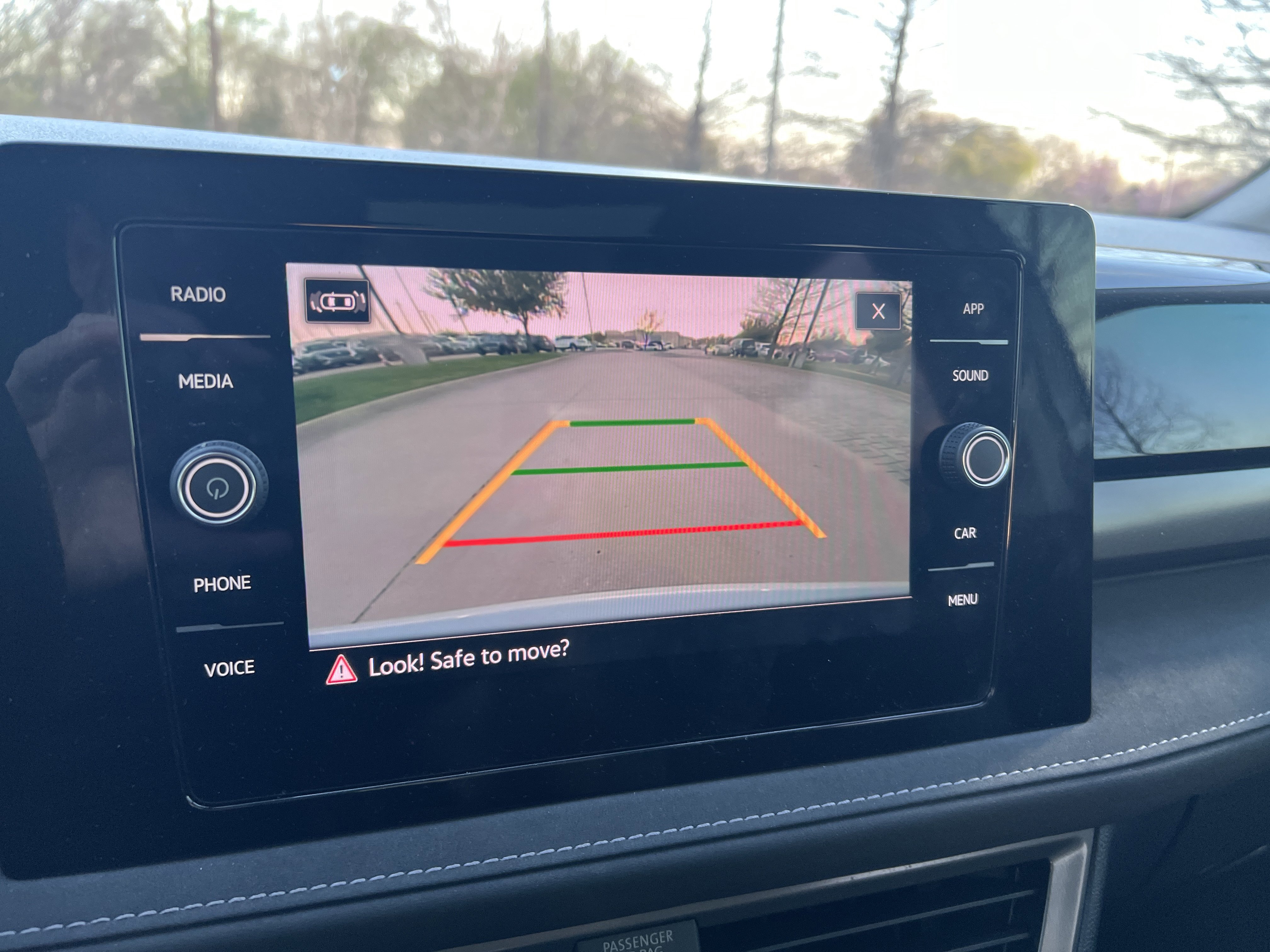 Used 2025 Volkswagen Taos SE image 23