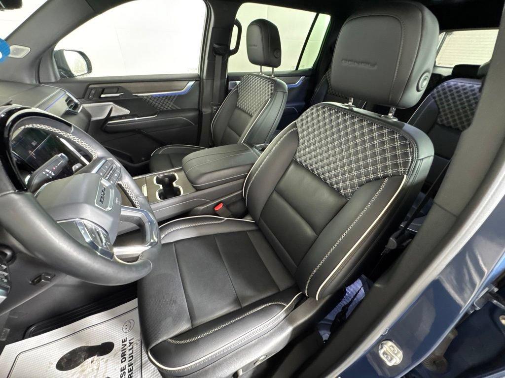 Certified 2025 GMC Acadia Denali w/ Super Cruise Package AWD/4WD image 32